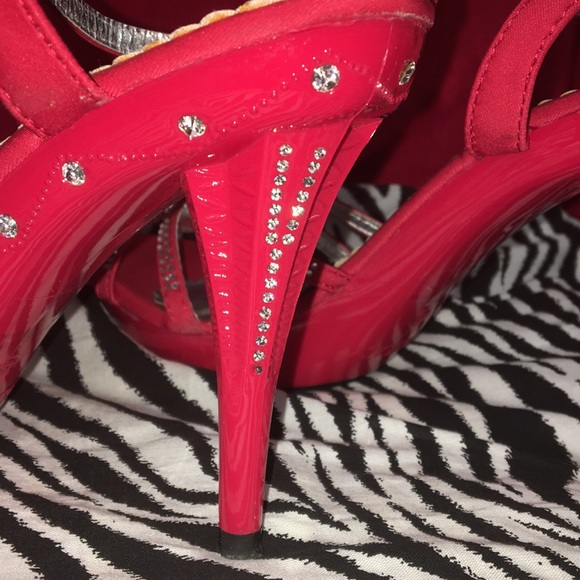 Beautiful sexy red satin heels with rhinestones - Picture 7 of 7